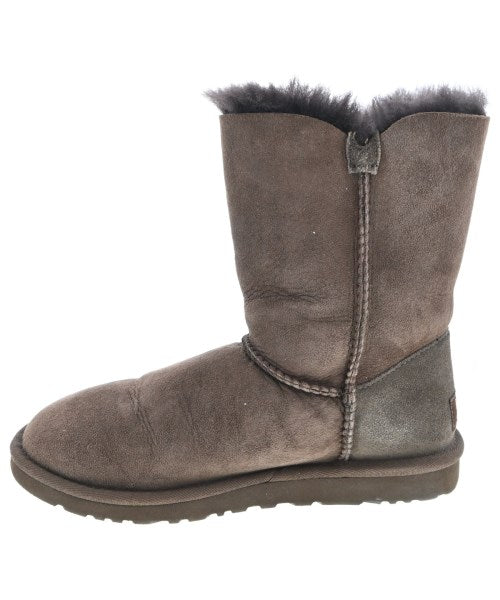 UGG 靴子