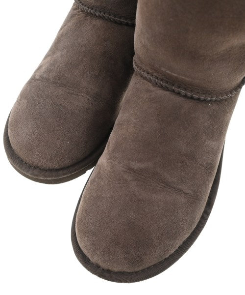 UGG 靴子