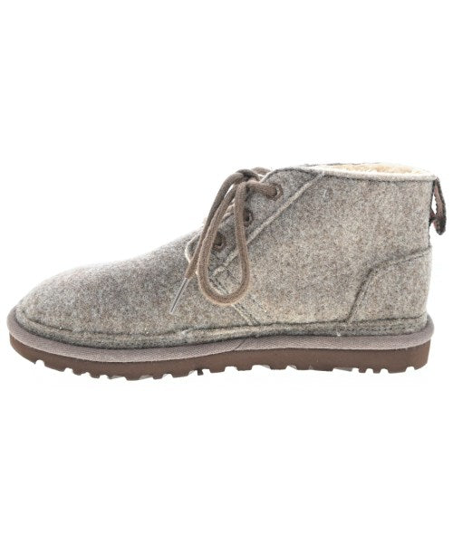UGG 靴子