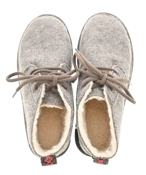 UGG 靴子
