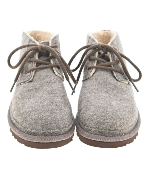 UGG 靴子