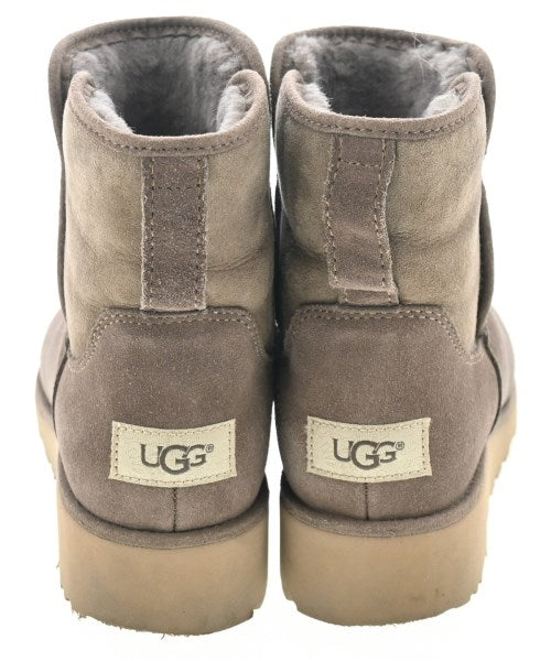 UGG 靴子