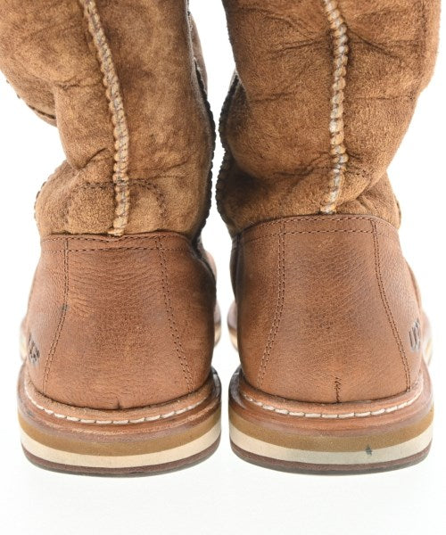 UGG 靴子