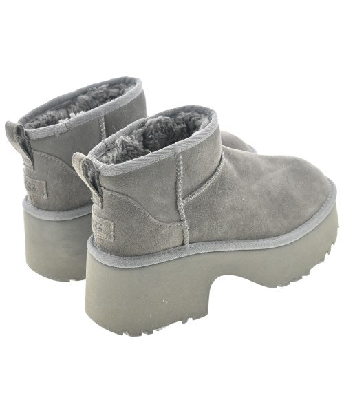 UGG 靴子