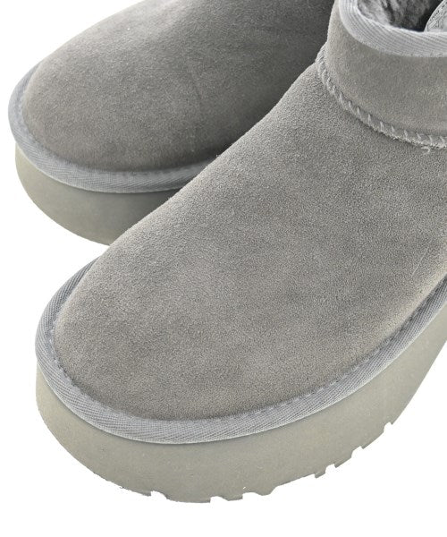 UGG 靴子