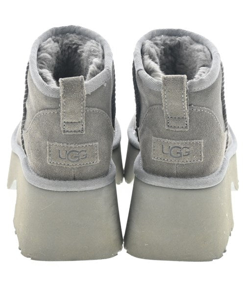 UGG 靴子