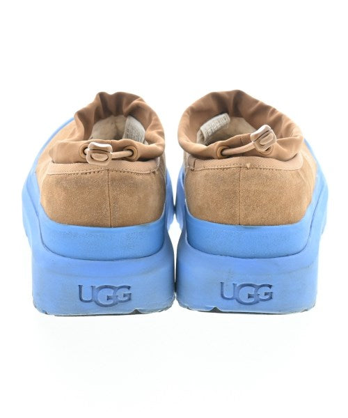 UGG 靴子