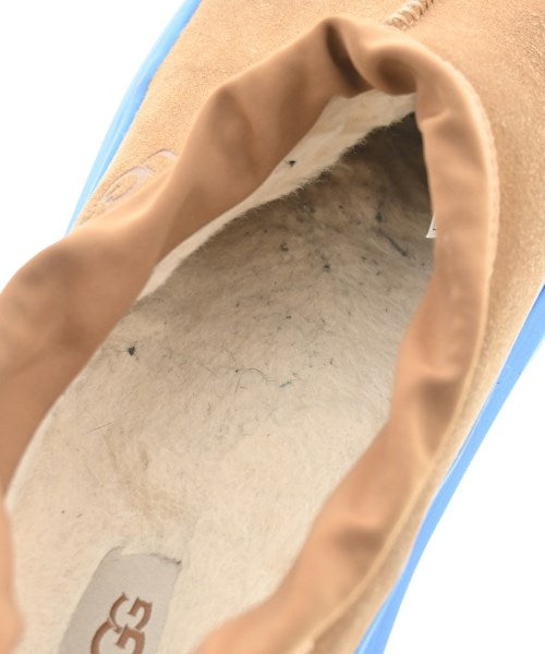 UGG 靴子