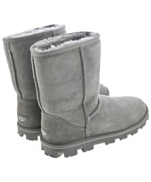 UGG 靴子