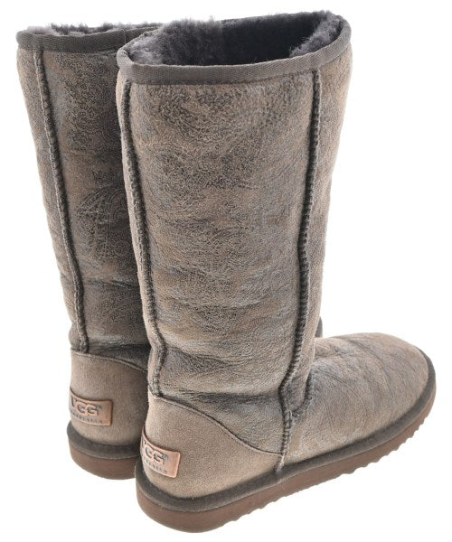 UGG 靴子