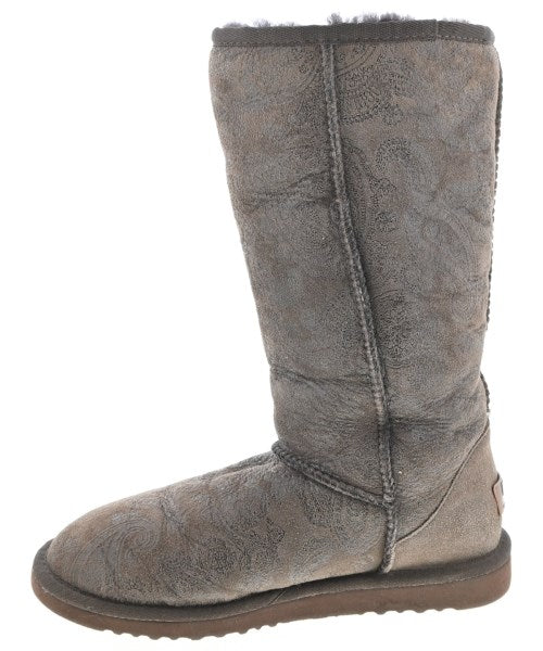 UGG 靴子
