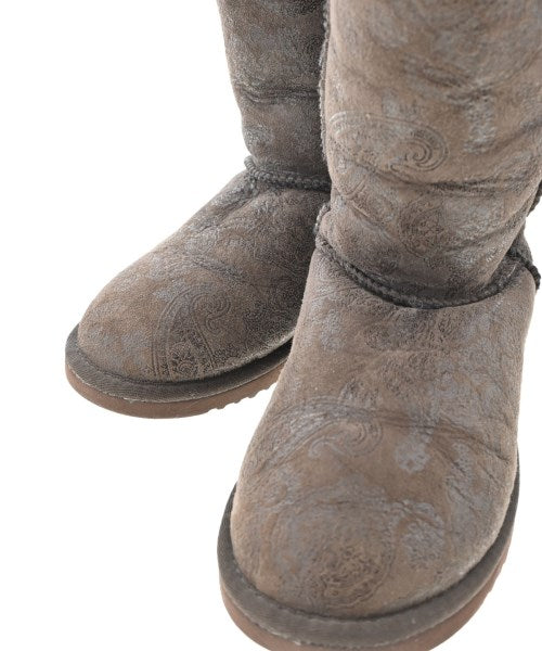 UGG 靴子