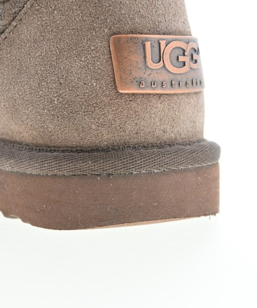 UGG 靴子