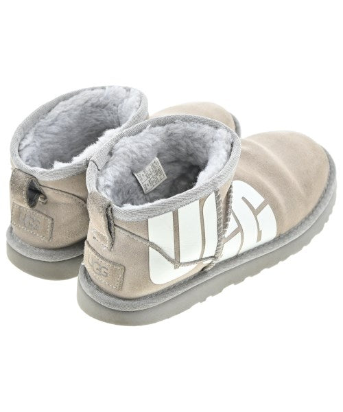 UGG 靴子