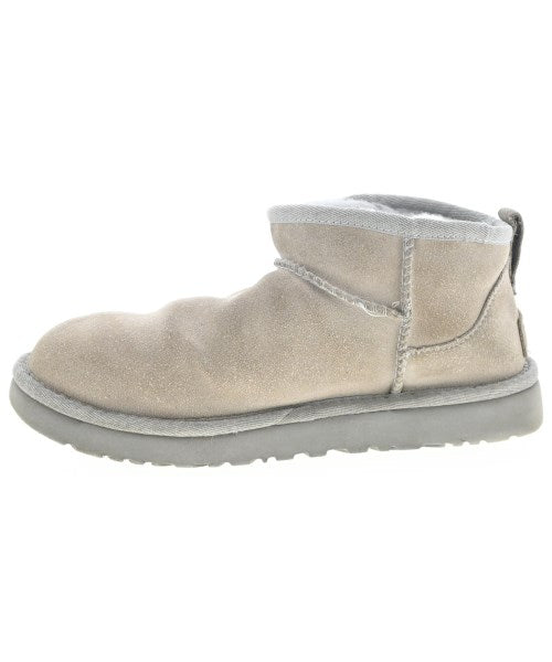 UGG 靴子