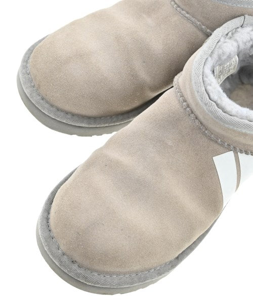 UGG 靴子