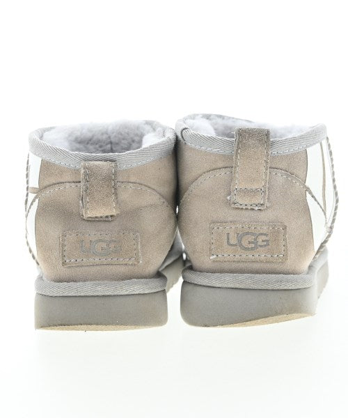 UGG 靴子