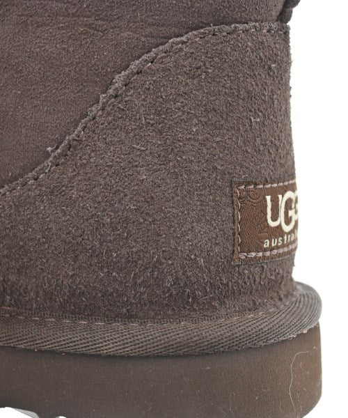 UGG 靴子