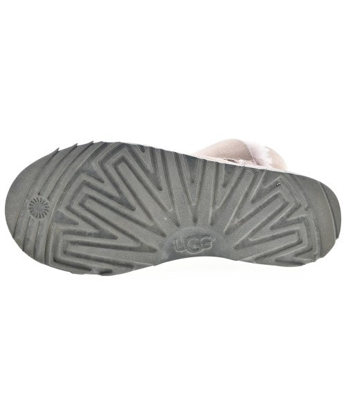 UGG 靴子