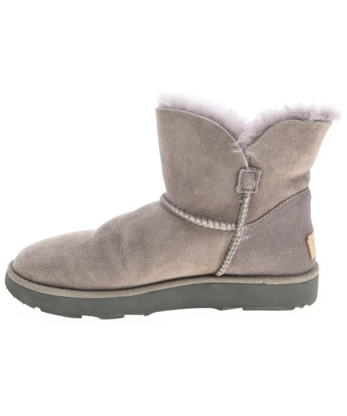 UGG 靴子