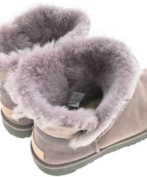 UGG 靴子