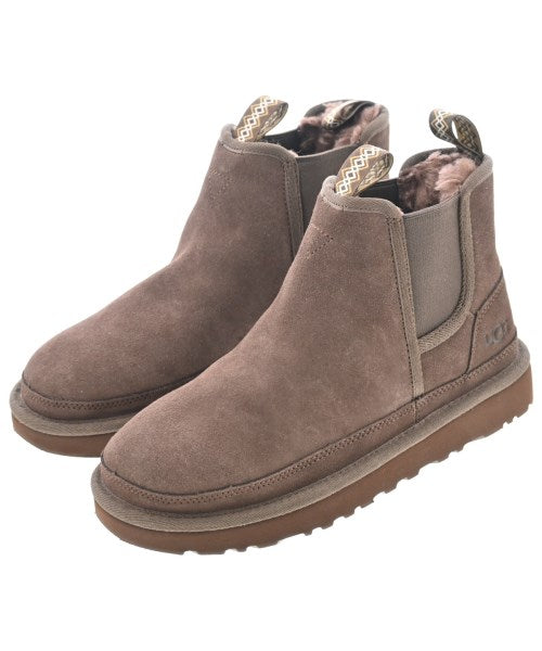 UGG 靴子