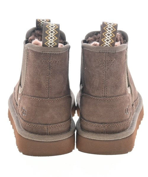 UGG 靴子