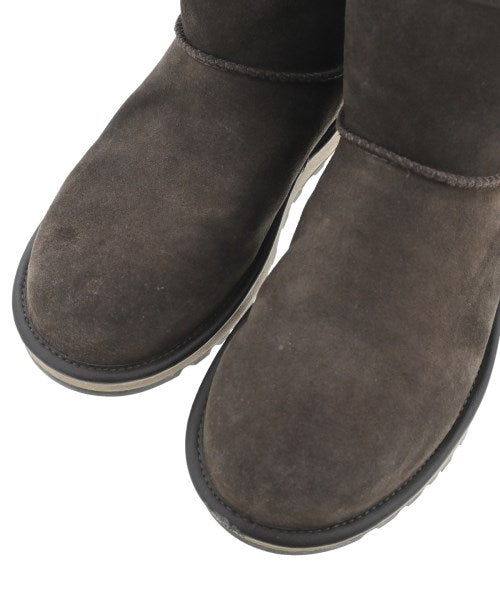 UGG 靴子