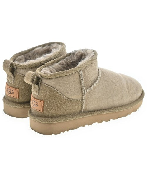 UGG 靴子