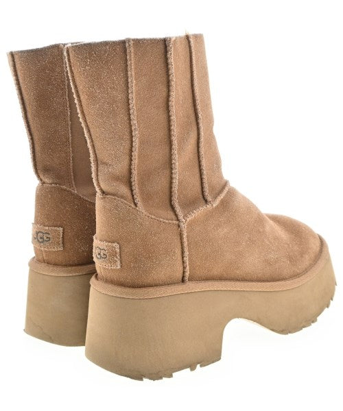 UGG 靴子