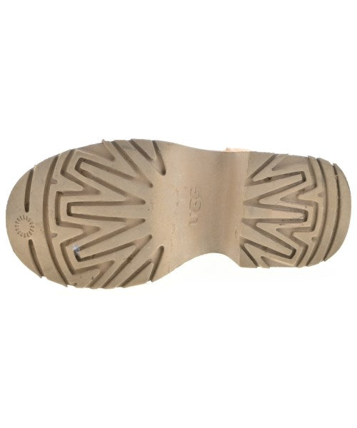 UGG 靴子