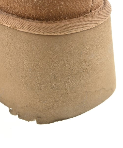 UGG 靴子