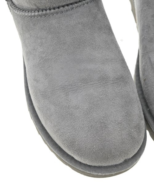 UGG 靴子