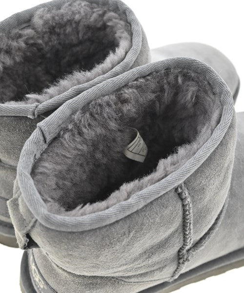 UGG 靴子