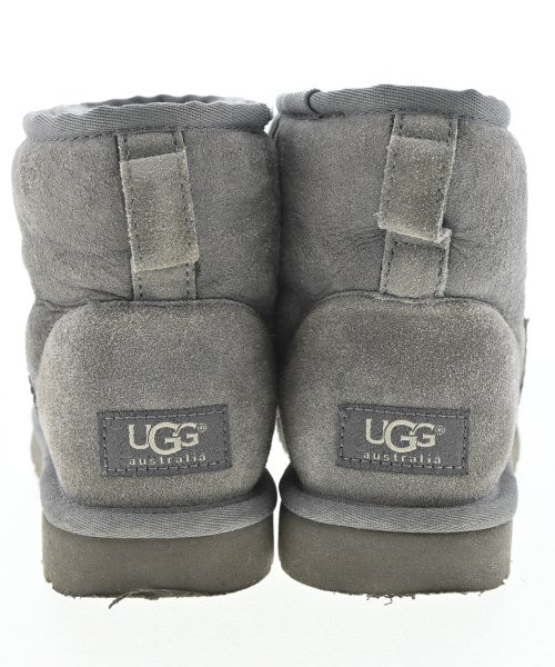 UGG 靴子