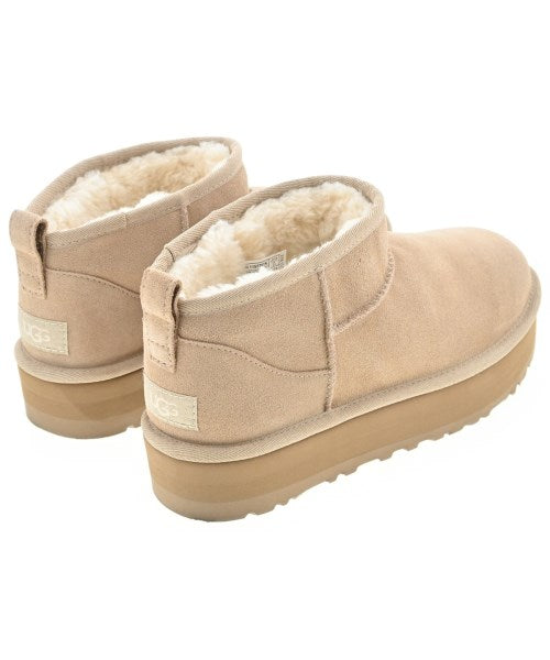 UGG 靴子