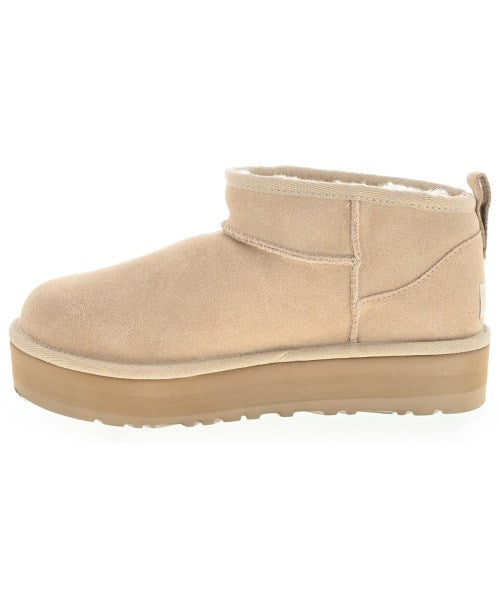 UGG 靴子