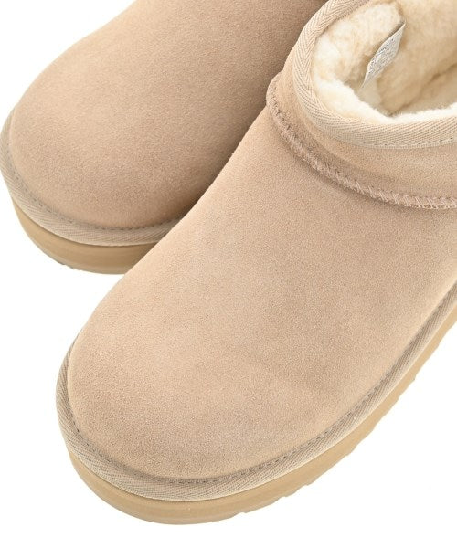 UGG 靴子