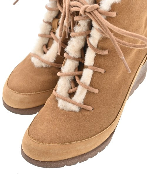 UGG 靴子