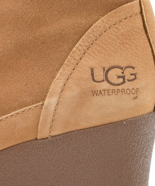UGG 靴子