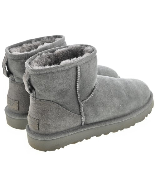 UGG 靴子