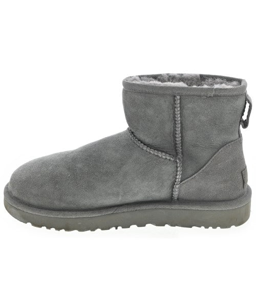 UGG 靴子