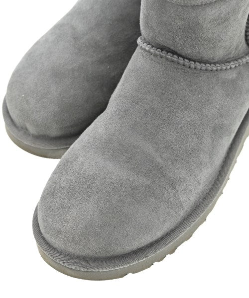 UGG 靴子