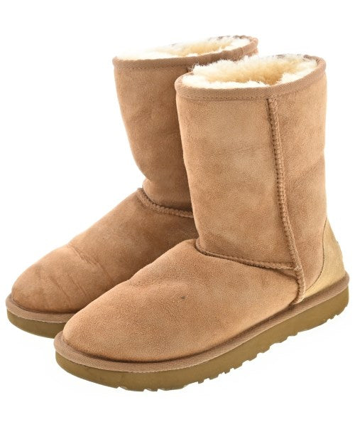 UGG 靴子