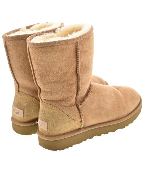 UGG 靴子