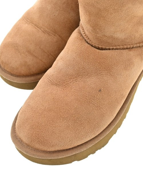 UGG 靴子