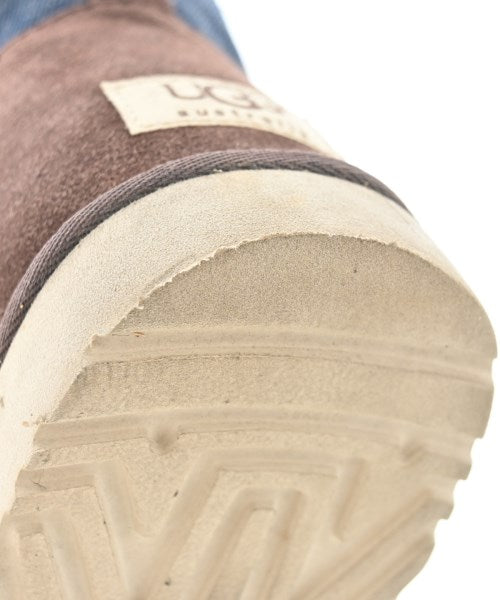 UGG 靴子