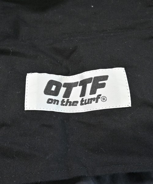 ON THE TURF 短褲