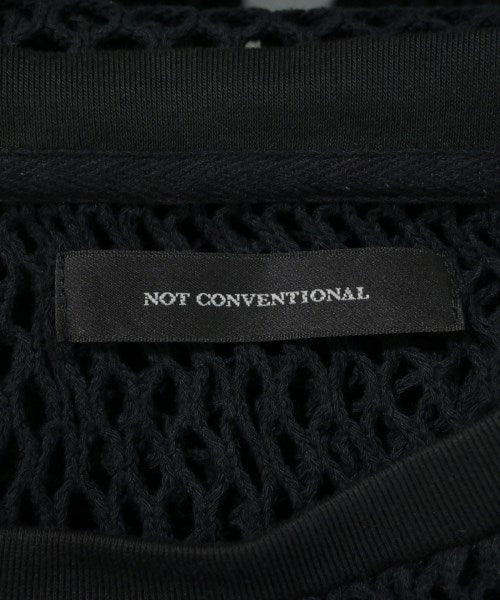 NOT CONVENTIONAL T恤/上衣