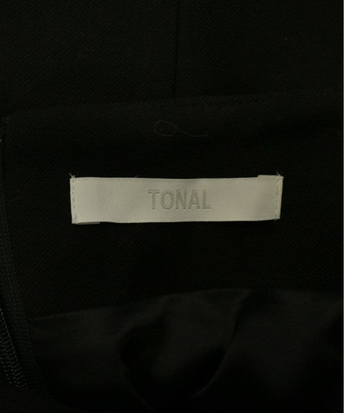 TONAL 膝上裙